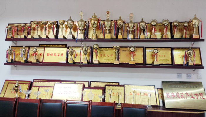 13建筑工程學(xué)院榮譽墻1.jpg